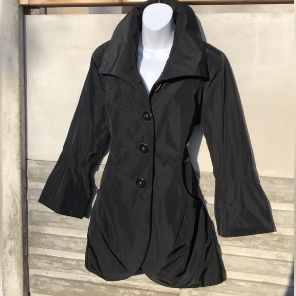 Votre Nom Trench Coat Perfect for Fall - Picture 5 of 14